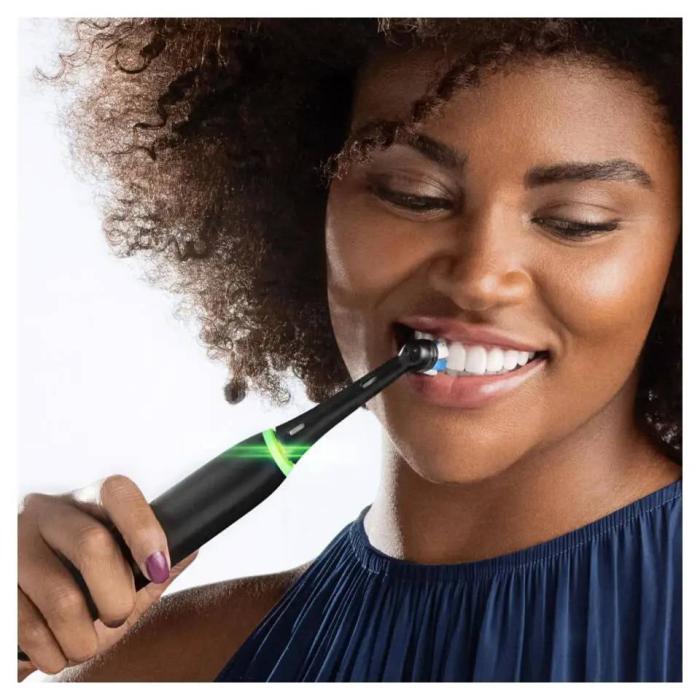 Oral-B iO Series 5 Adult Vibrating toothbrush Black — image 5 of 6