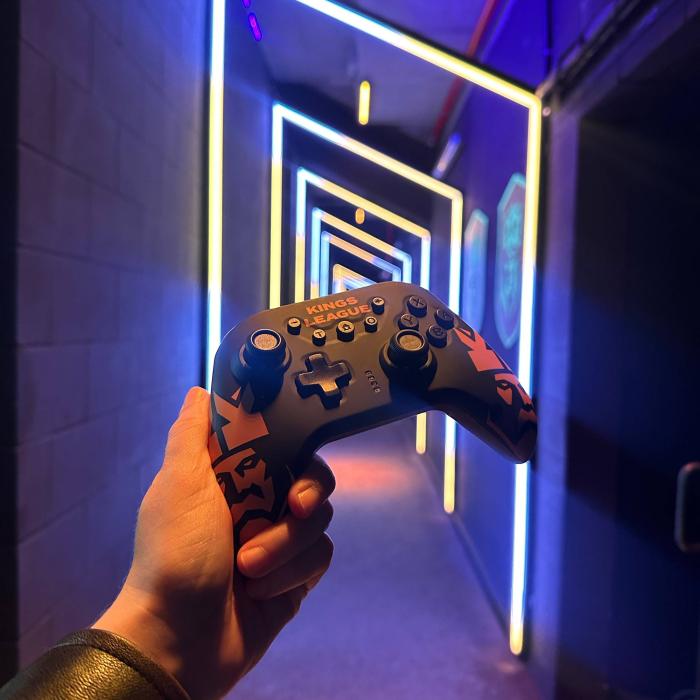 Blade Gaming Kings League Wireless Gamepad — imagen 36 de 38
