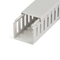 StarTech.com Chemin de Câbles PVC avec Couvercle - 50mm W x 50mm H - Longueur 2m - Slots Parallels 8mm, Goulotte Cache Câble, voir l’image 3 sur 4